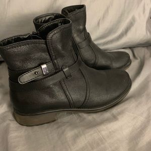 Black fashionable boots